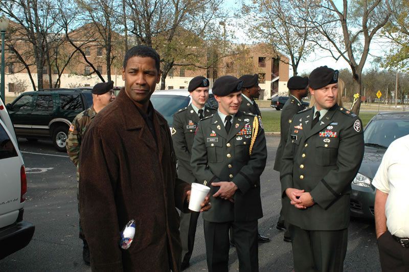 Denzel and troops.jpg